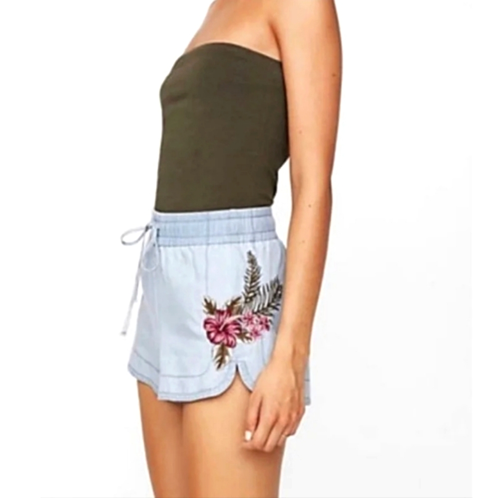 Express embroidered chambray high rise shorts women's size small